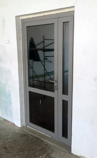Установка дверей в городе Осинники